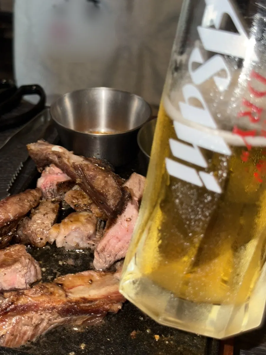 바질 소스에 찍어 먹는 양갈비 숄더랙