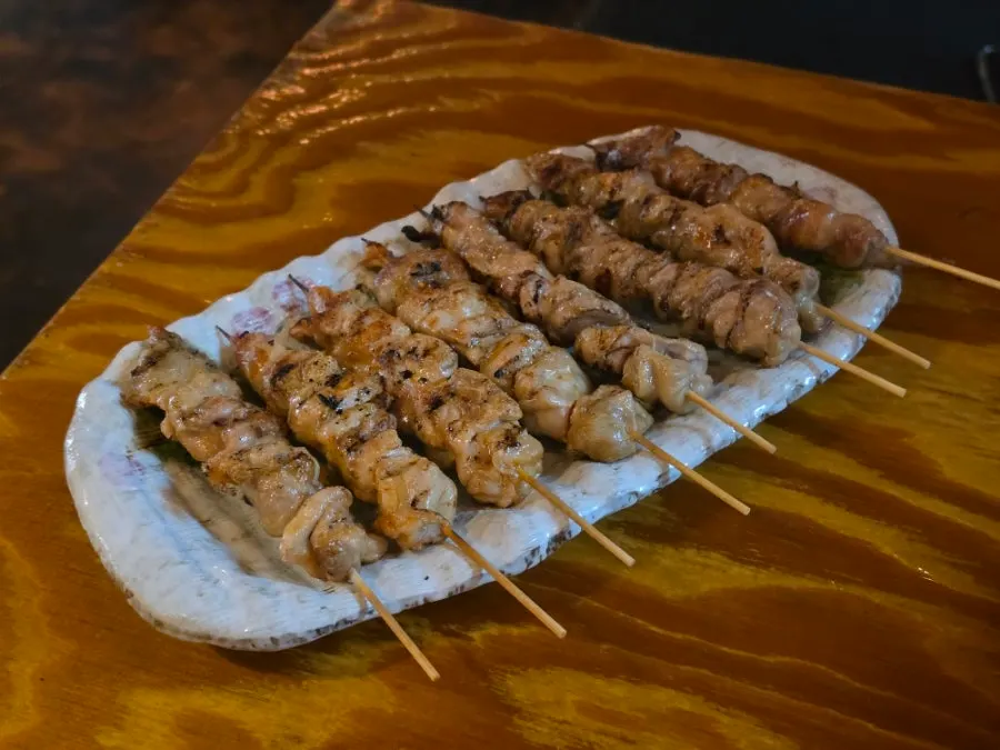 Charcoal-grilled chicken skewer and chicken skin skewer