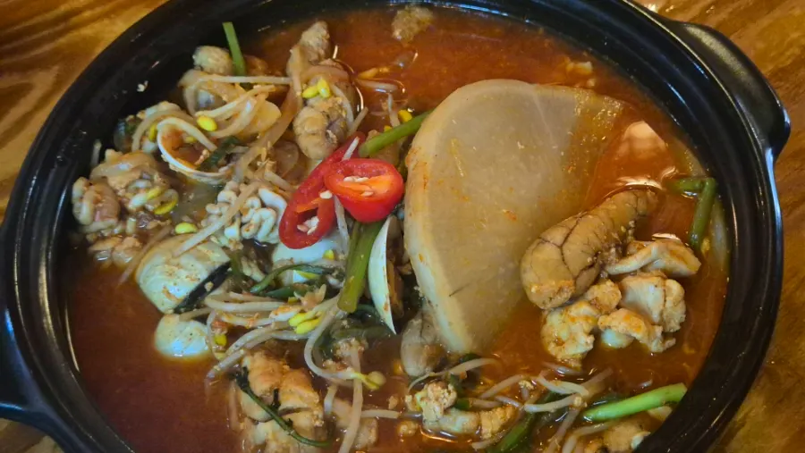 Spicy altang packed with fish roe and gonni