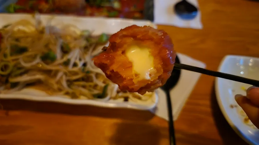 치즈가 들어찬 아란치니 단면
