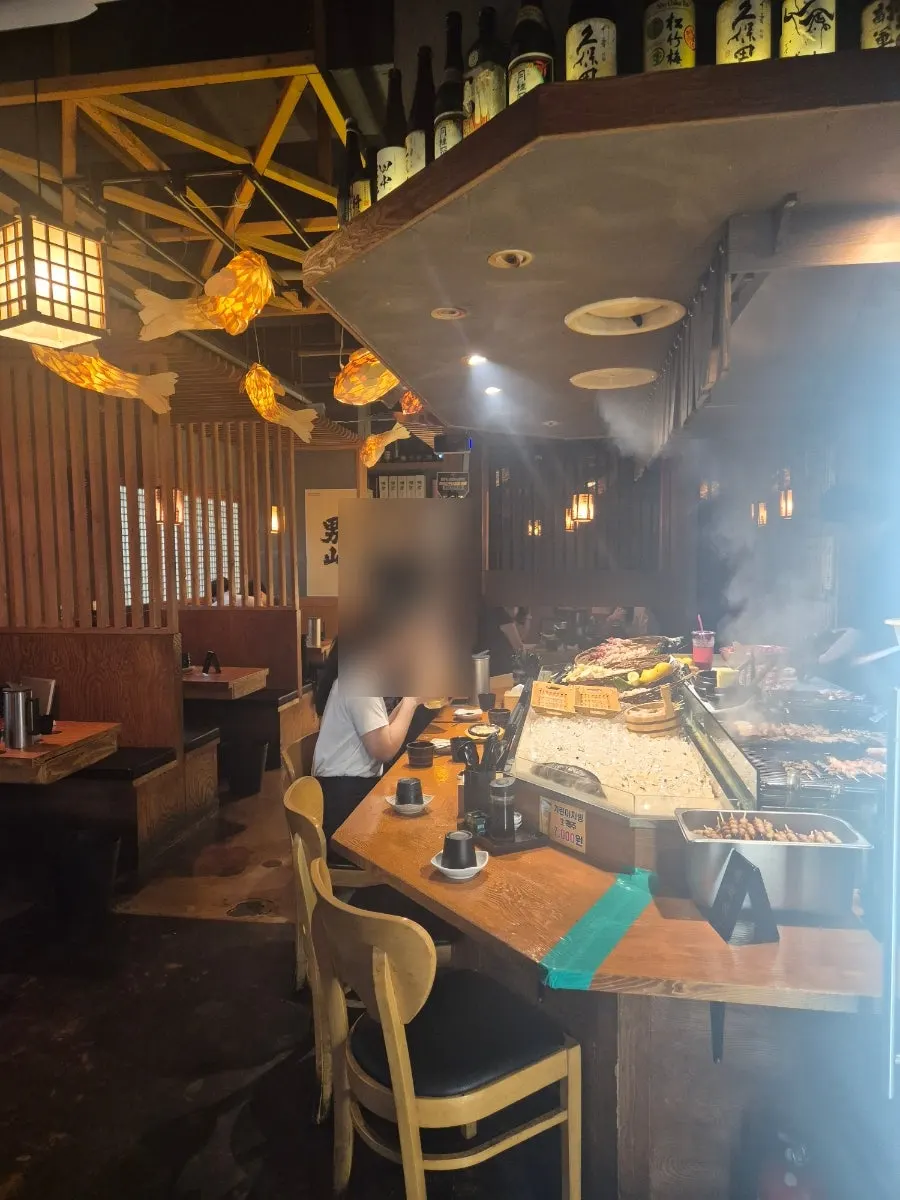 木質裝潢居酒屋外觀細節