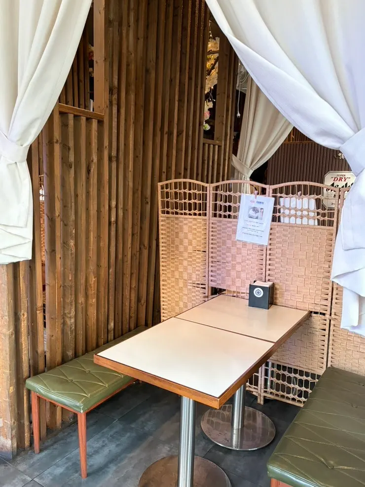 Interior of Nani Yeouido Branch on the 3rd floor of the S-TRENUE Building