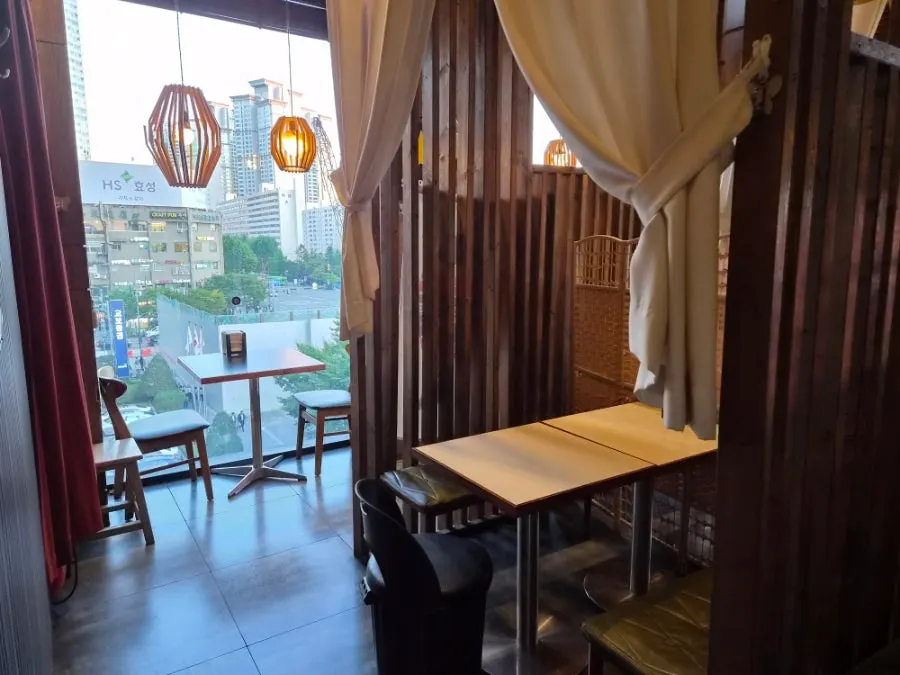 Evening ambiance inside Nani Yeouido Branch