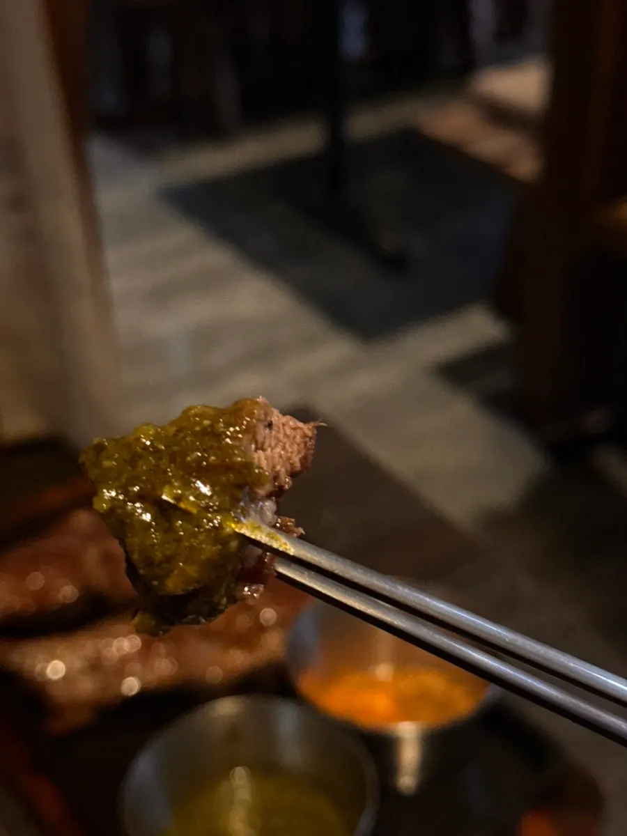 먹기 좋게 잘라놓은 양갈비 조각