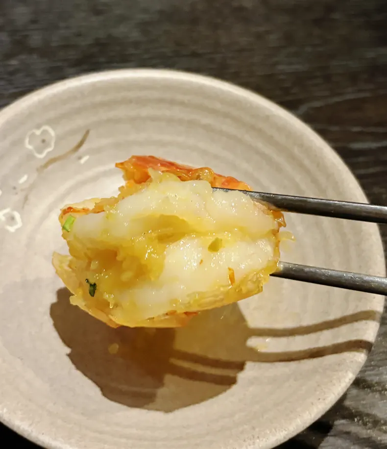 껍질을 벗긴 통통한 왕새우 살