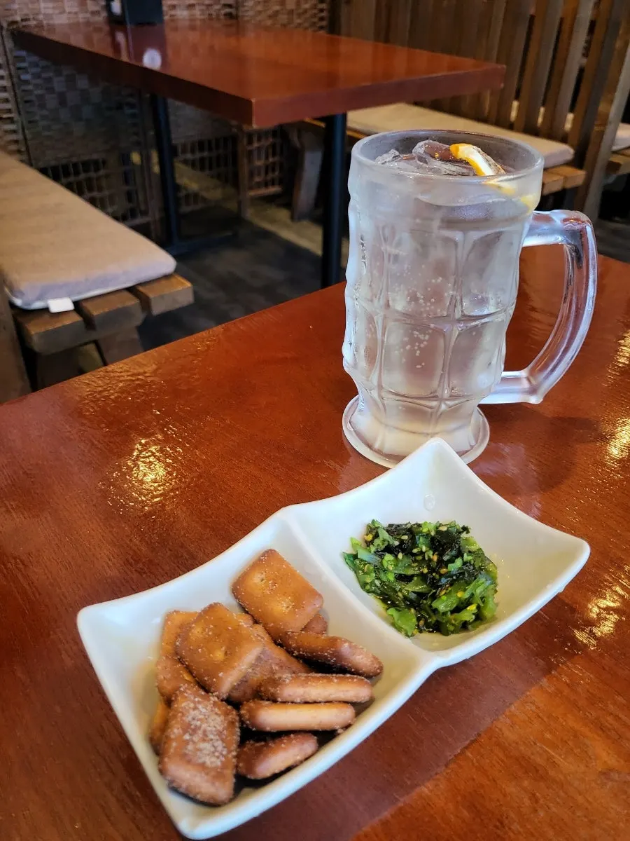 주문한 토닉 하이볼 한 잔