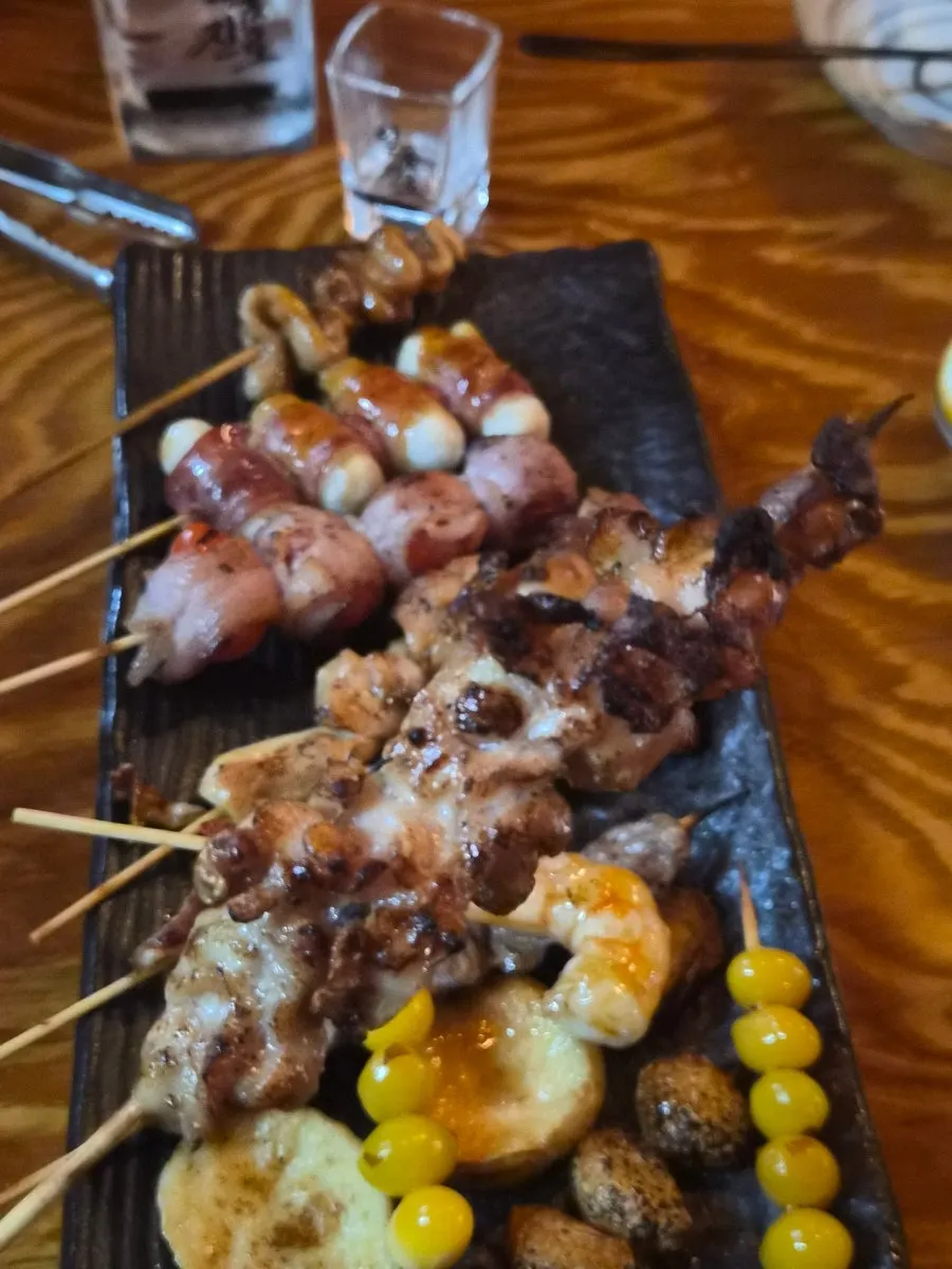Chicken thigh skewer among the assorted skewers