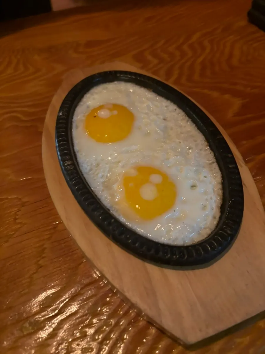 Basic side dish fried egg with draft beer