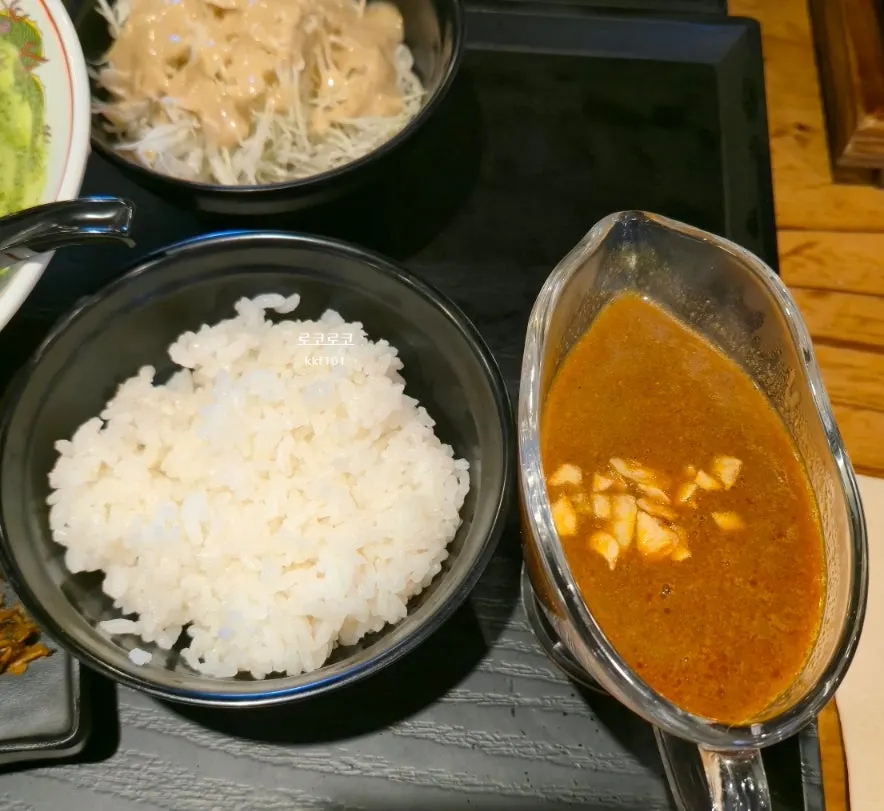 Cơm chan cà ri kiểu Nhật