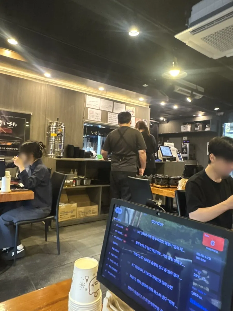 Dining area at Izawa Yeouido Direct Store