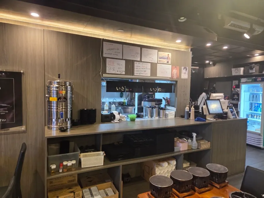 Wood-toned dining hall at Izawa Yeouido Direct Store