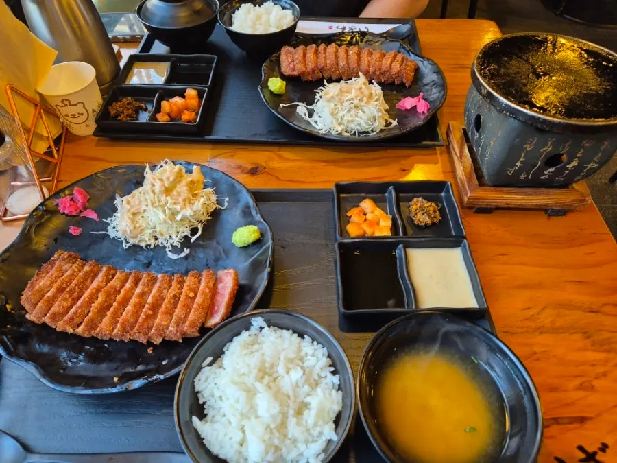 Full gyukatsu set meal
