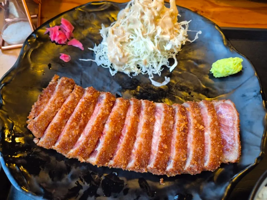 Components of the gyukatsu set