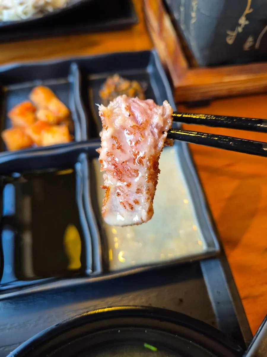 Gyukatsu paired with sauce