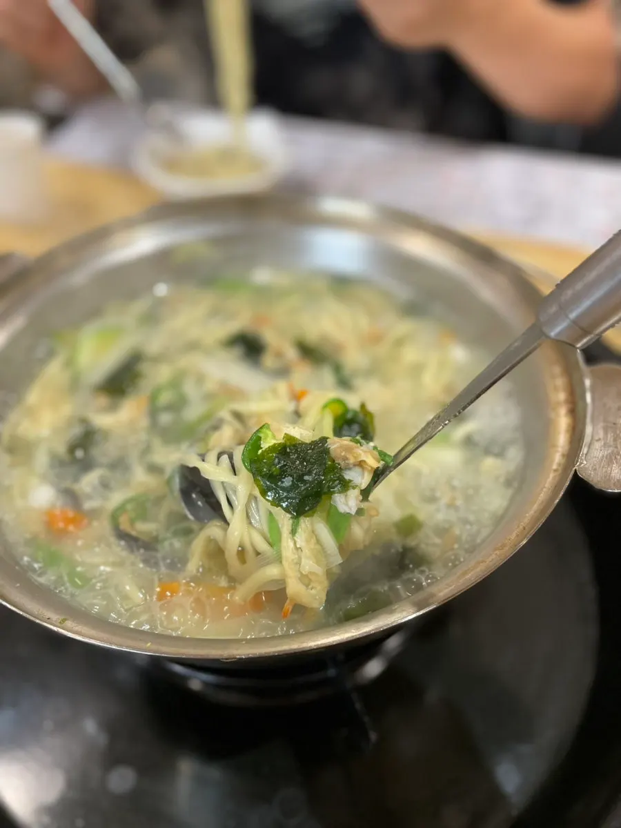 걸쭉해진 바지락살칼국수 국물