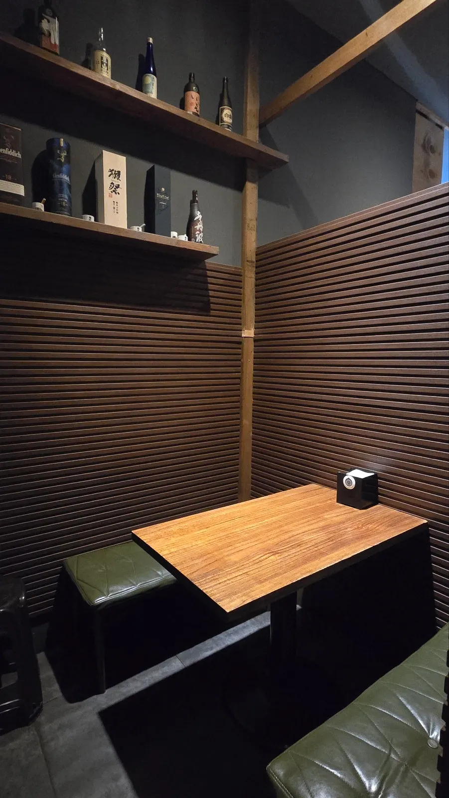 Partitioned room seating at Nani Yeouido Branch