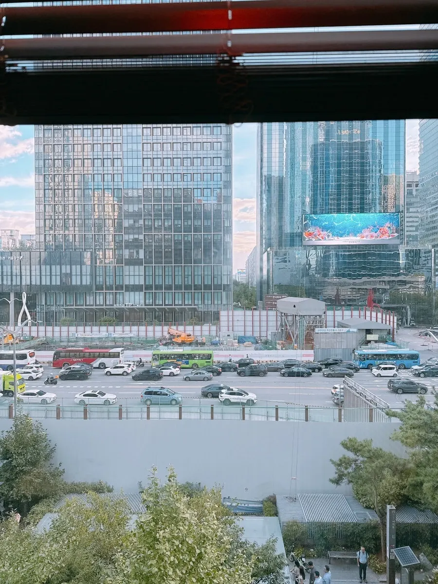 커튼을 칠 수 있는 이자카야 테이블