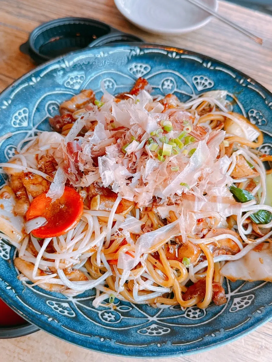 철판 야끼소바 한 접시