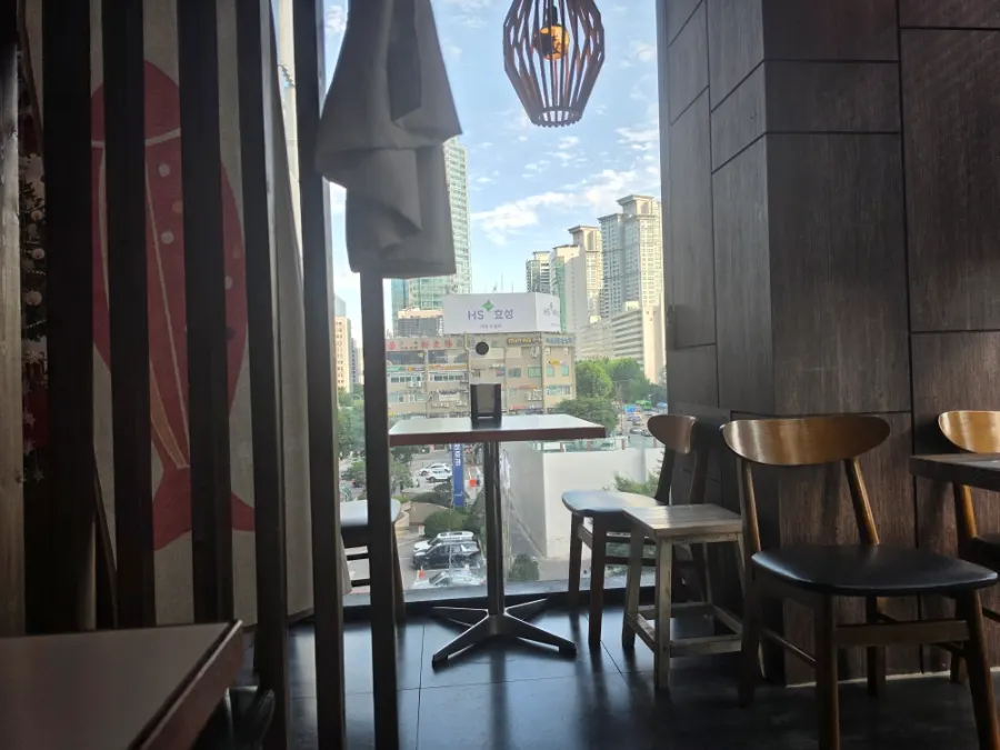 Table space at Nani divided by curtains