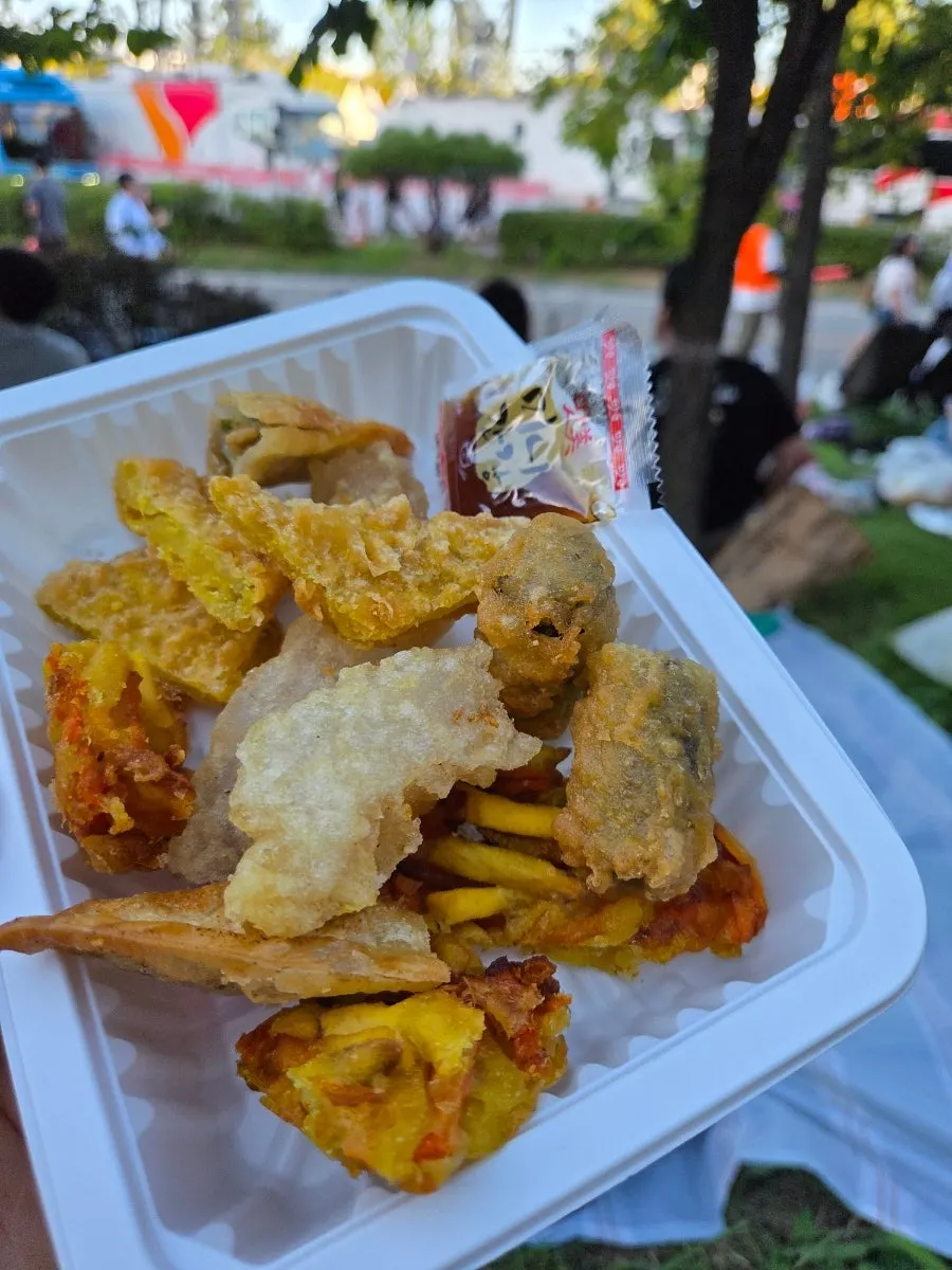 Tteokbokki and fried snacks arriving still warm