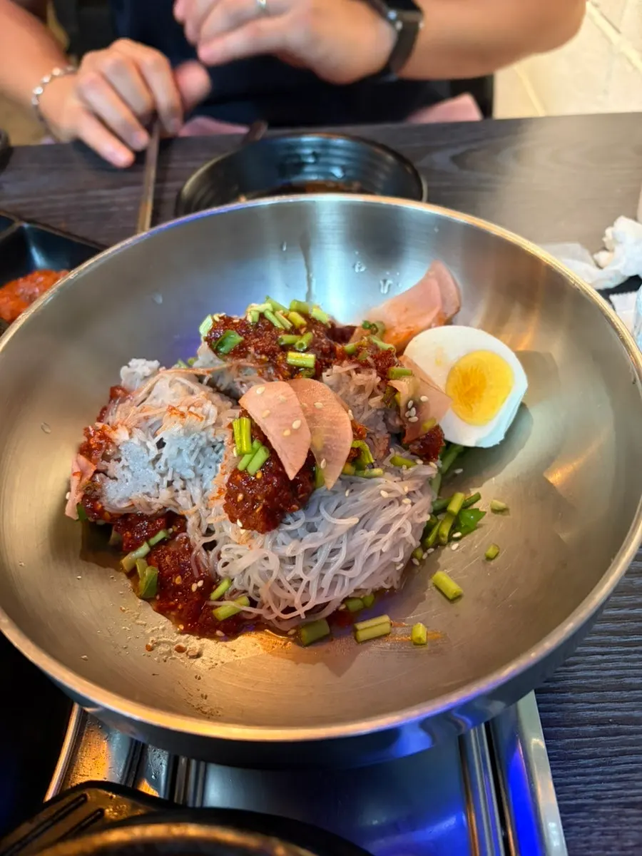 Combination of pork jowl and grilled kimchi