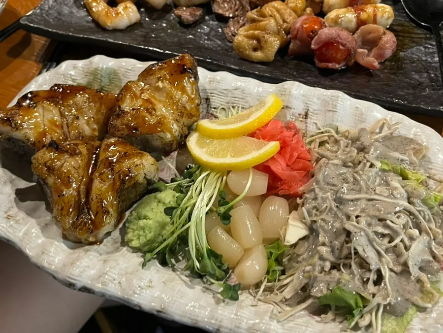 숯불에 구워지는 모듬꼬치구이