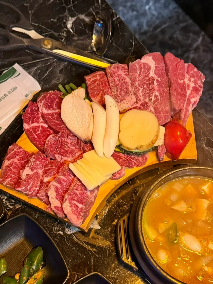 진갈비살 토시살 등심 양갈비 구성