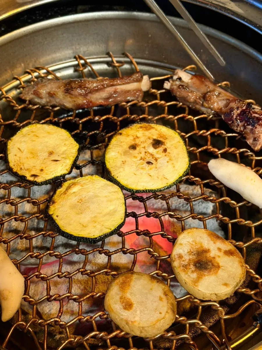 뼈를 분리한 양갈비 구이