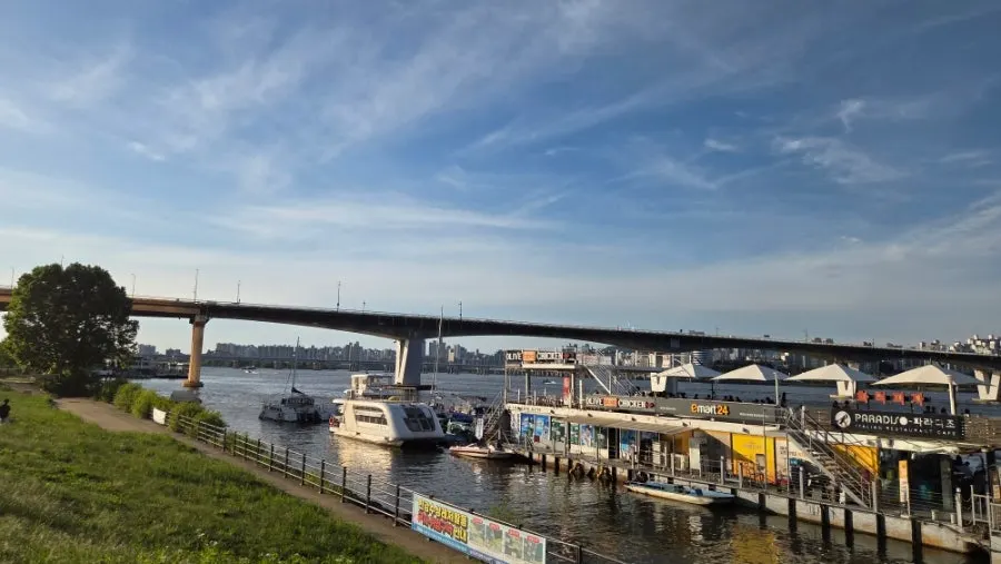 Han River sailing yacht experience guide