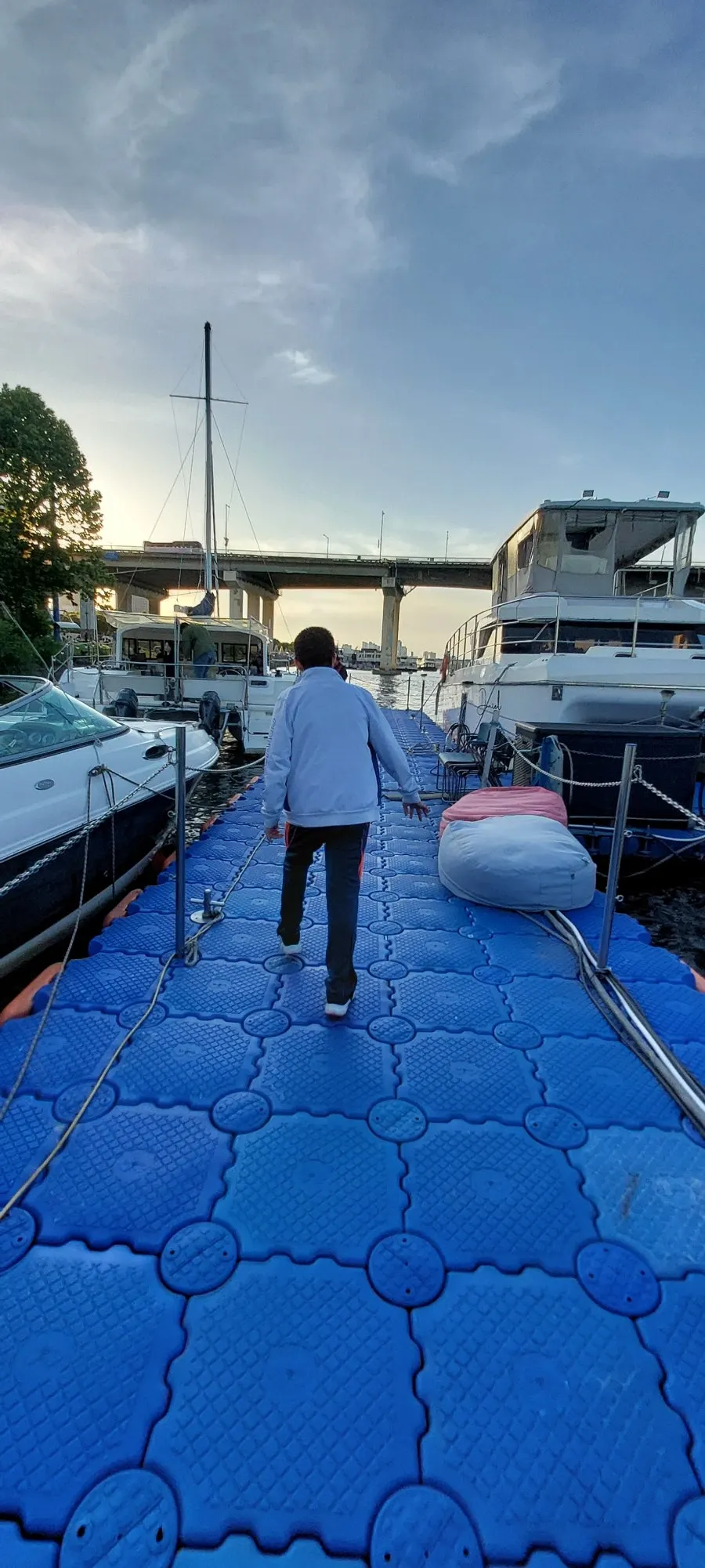 Yeouido Han River Marina sailing experience
