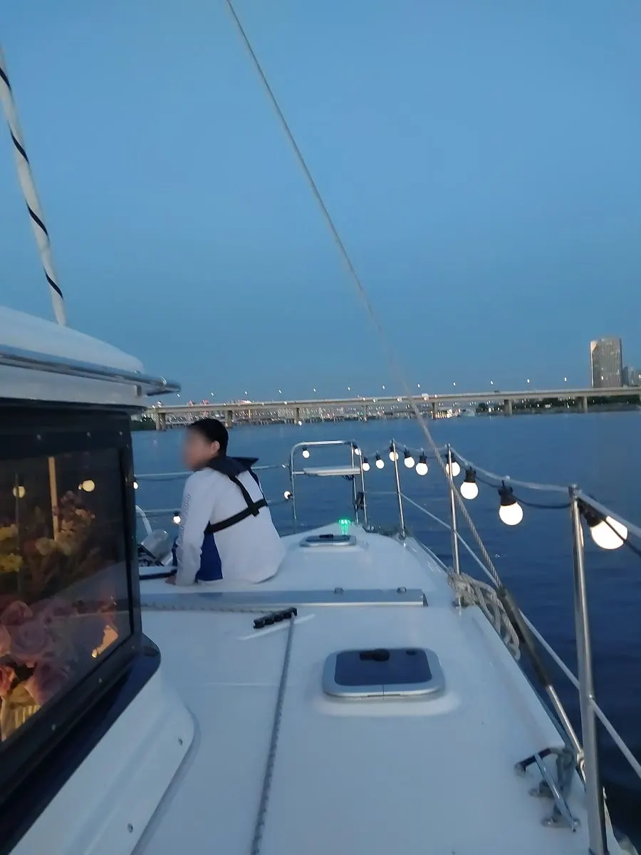 Sailing yacht deck-net experience