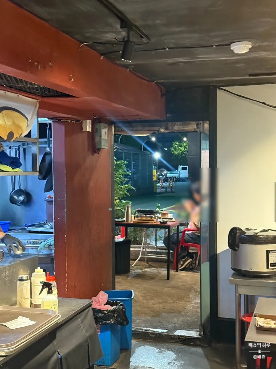 Outdoor patio seating at Smile Samgyeop Main Branch