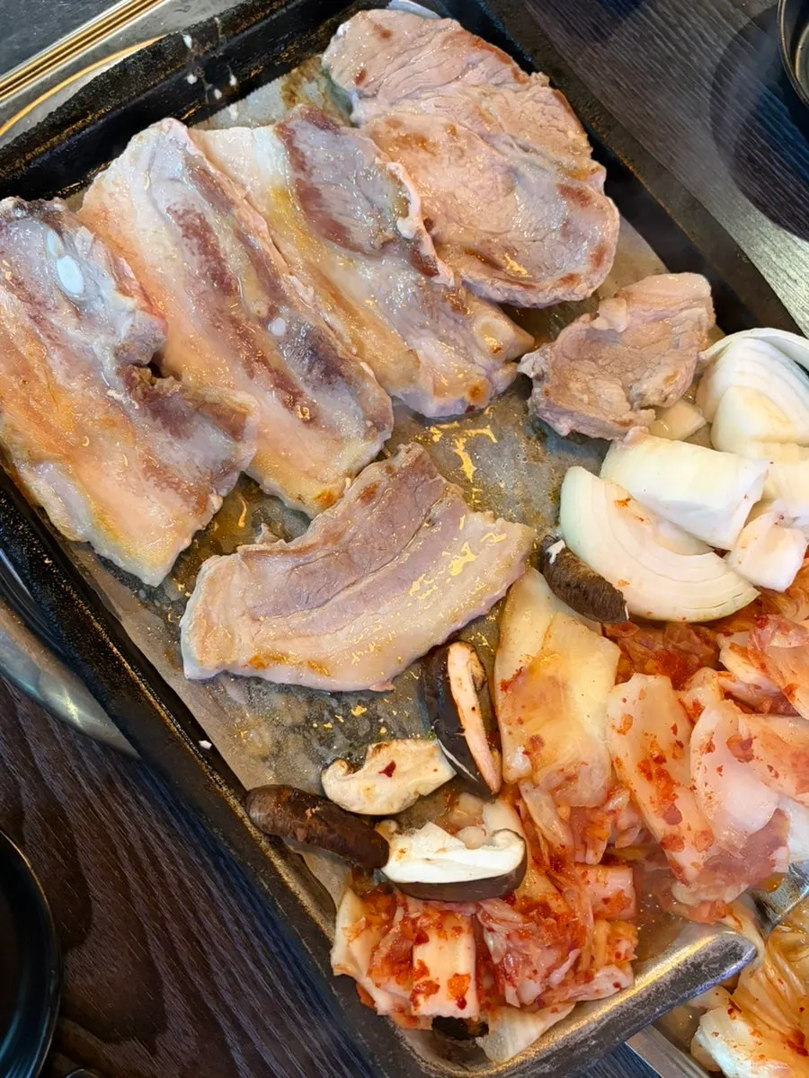 삼겹살이 들어간 김치찌개 국물