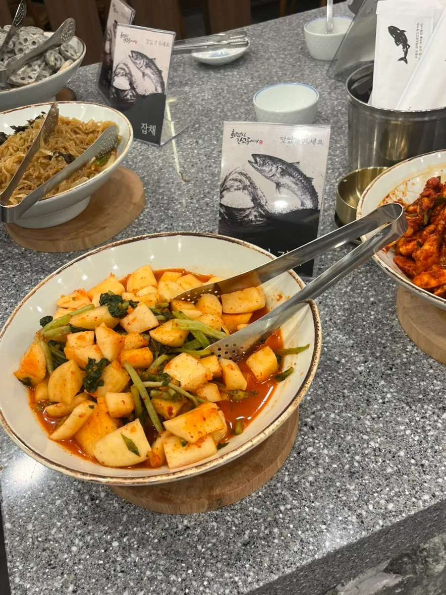 리필 가능한 셀프바 반찬