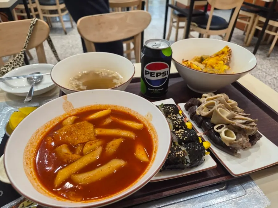 Generously laid-out Hyeonseoni Combo Set