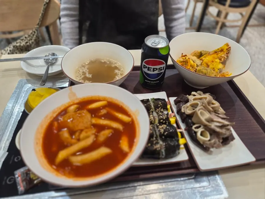 Tteokbokki and Korean snack dishes in the Hyeonseoni Combo Set