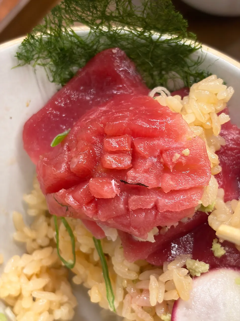 Tsukedon tuna eaten wrapped in gim