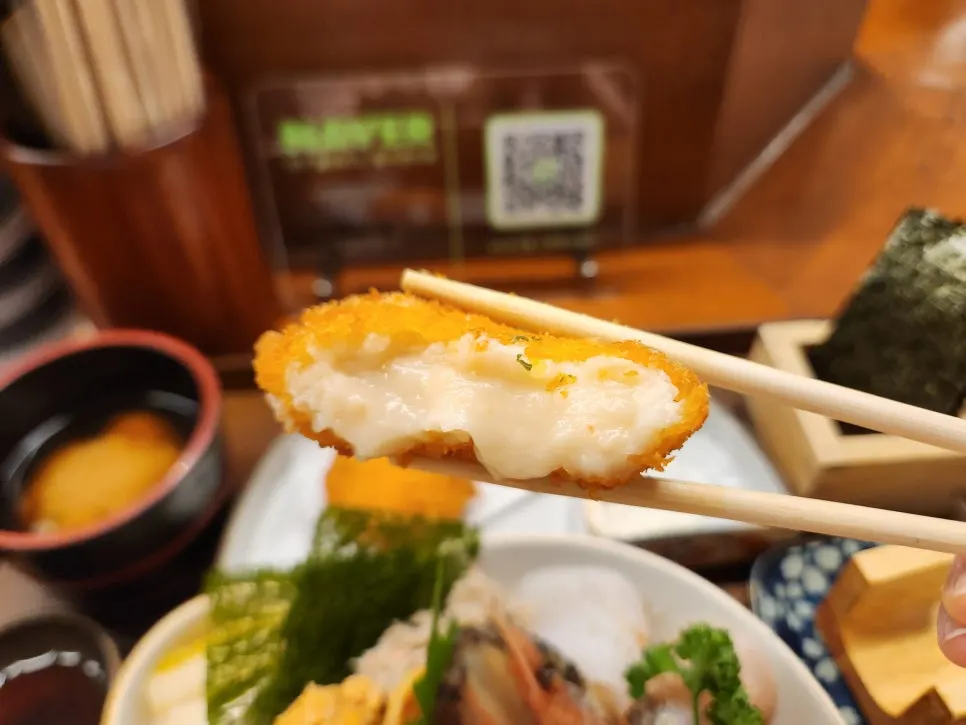 Cross-section of the crab cream croquette filled with cream