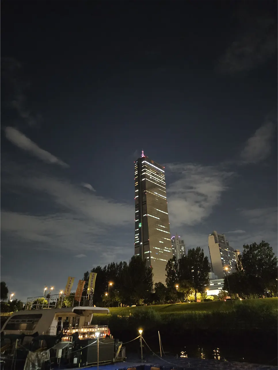 카타마란에서 바라본 서울 야경