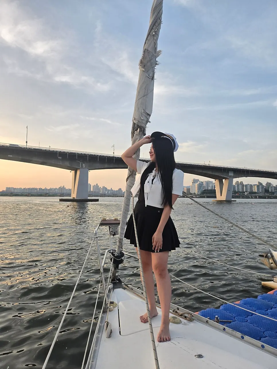Sunset time on a Han River yacht