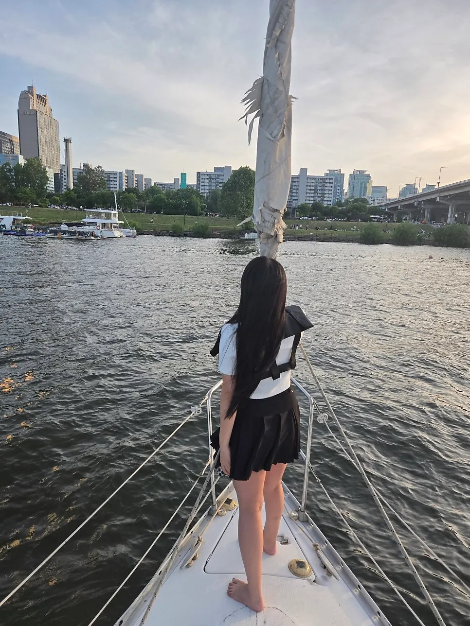 Night-view time on a Han River yacht