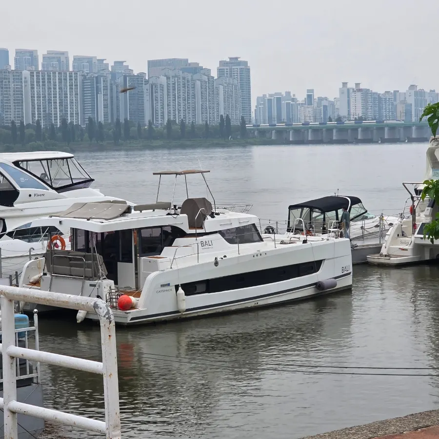 Guidance and preparation before boarding the yacht