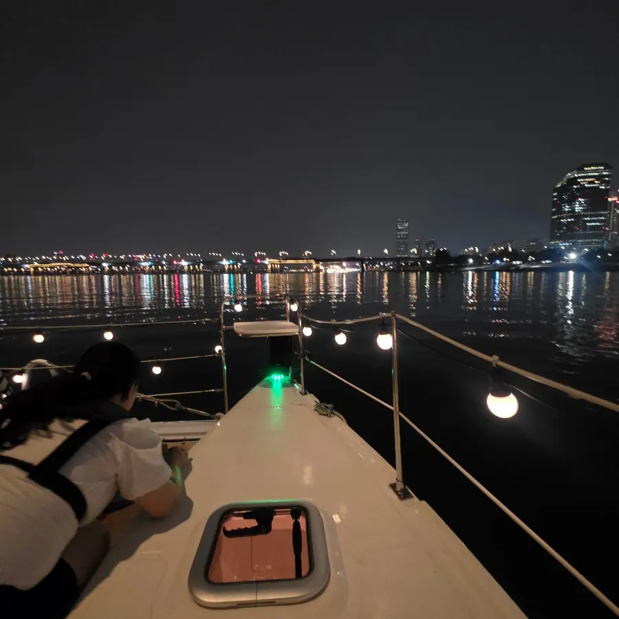 A yacht course for anniversaries and gatherings with friends