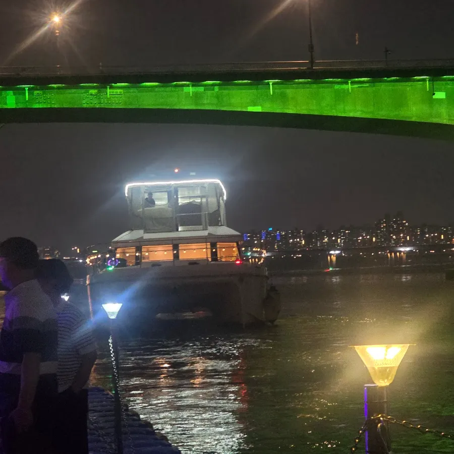 A special memory from a Han River yacht tour