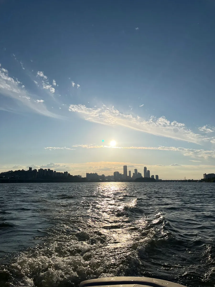 Yacht cruise with the captain’s explanations