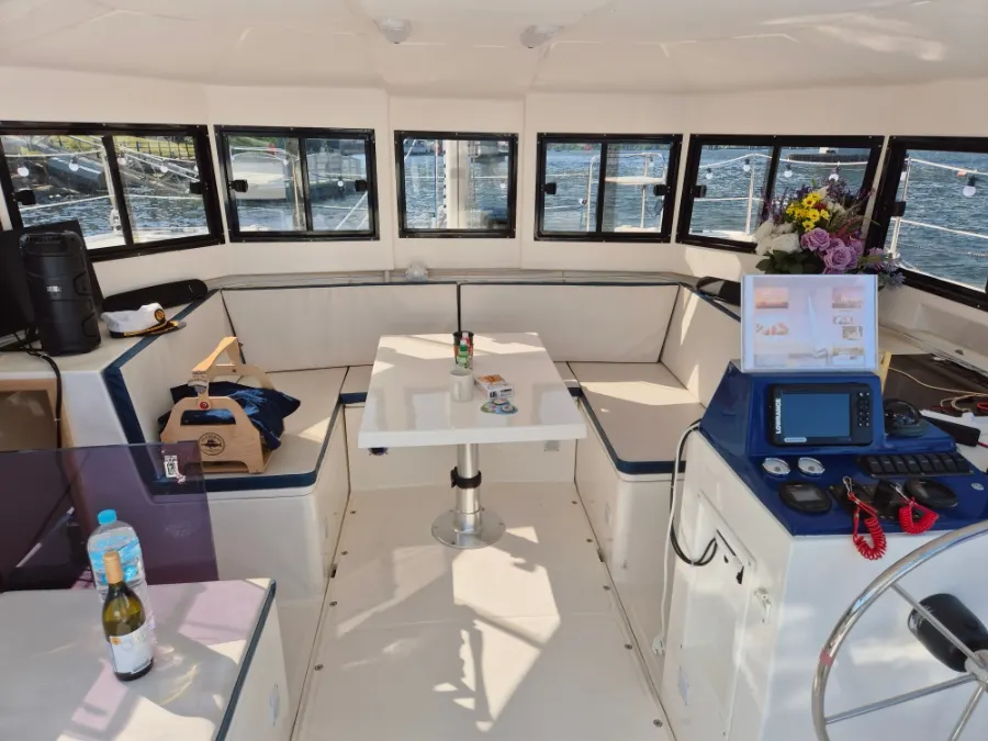 Before the 4 p.m. yacht ride