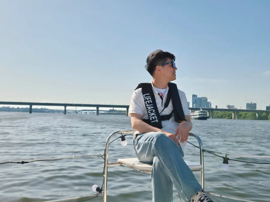 Han River yacht options by group size