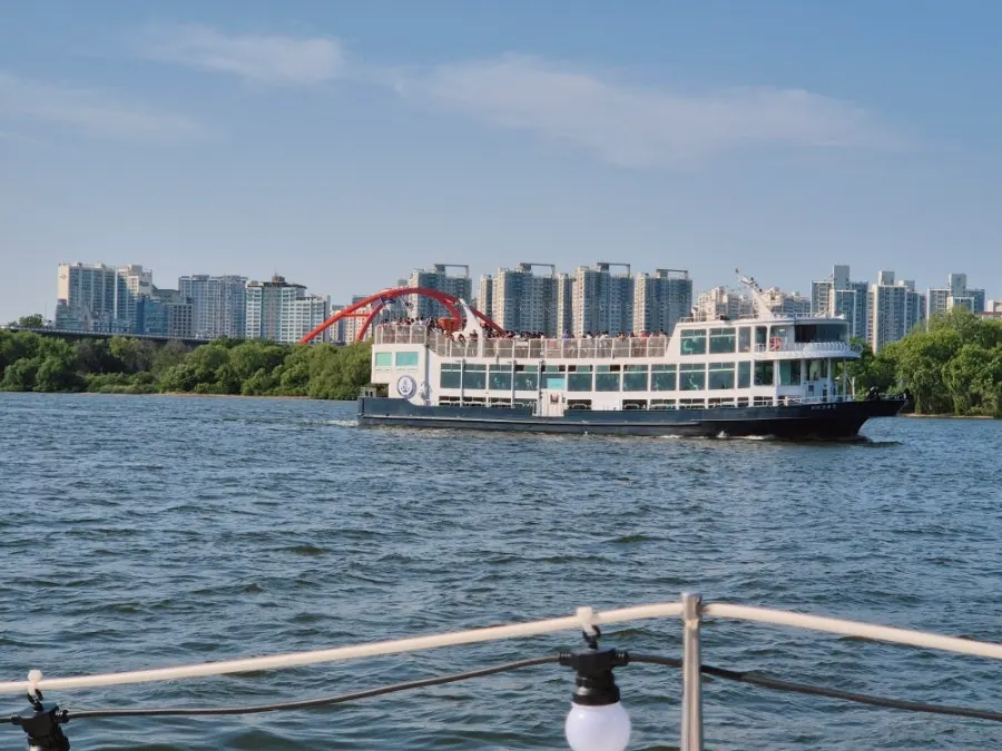 Yacht rental guide for family gatherings
