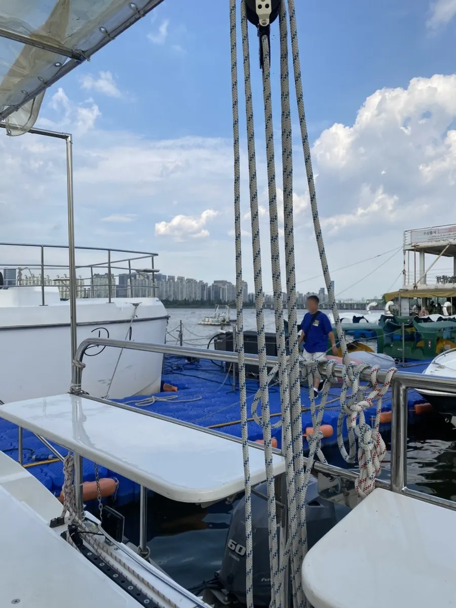 Family outing on a Yeouido Han River yacht