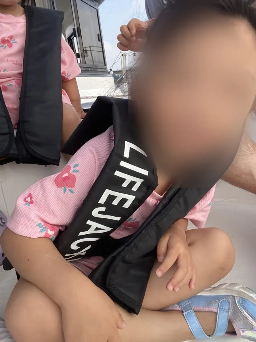 Han River yacht with a hammock